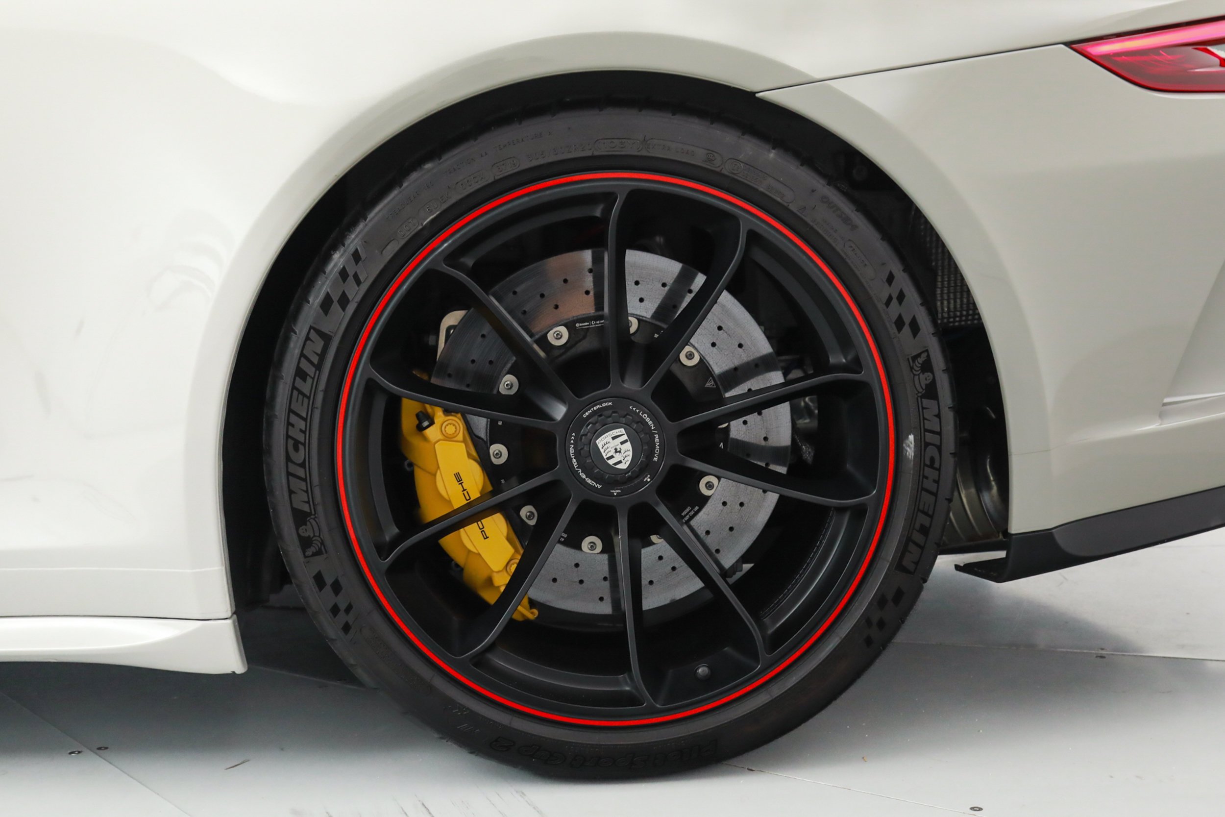 Used 2019 Chalk Porsche Speedster image 40