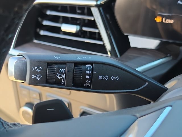 2026 Chevrolet Suburban Premier - Photo 24