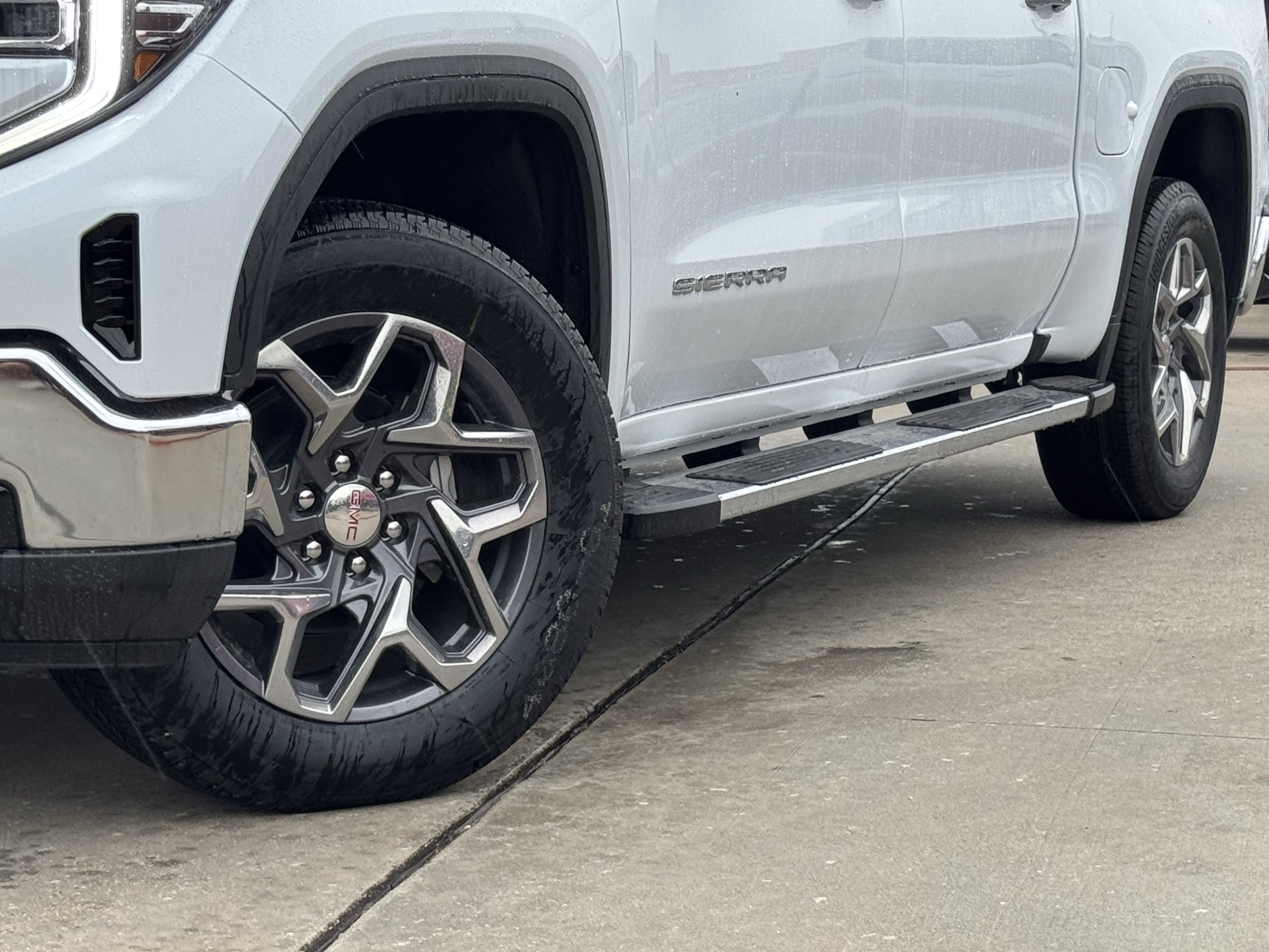 2026 GMC Sierra 1500 SLT - Photo 11