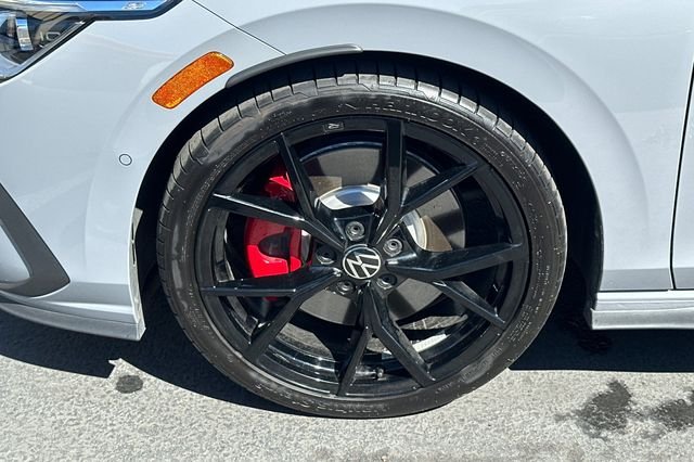 2024 Volkswagen Golf GTI Autobahn photo 4