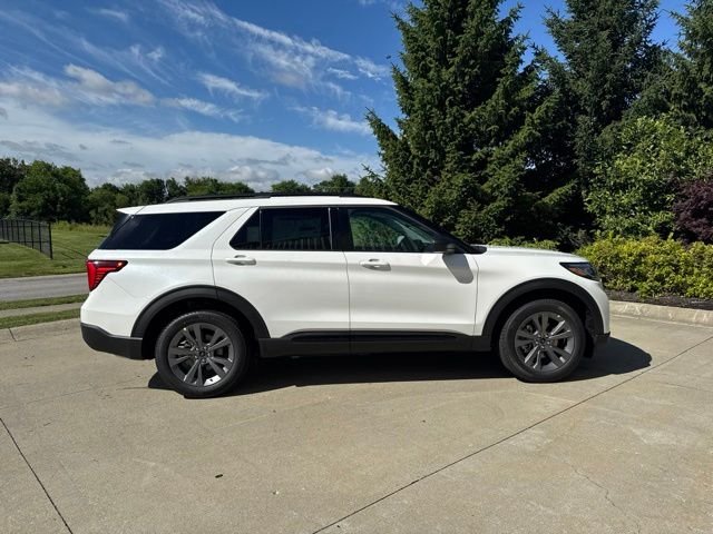 New 2026 Star White Metallic Tri-Coat Ford Active image 4