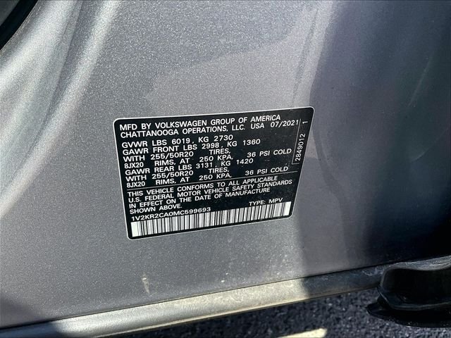 Used 2021 Silver Volkswagen 3.6L V6 SE w/Technology image 9