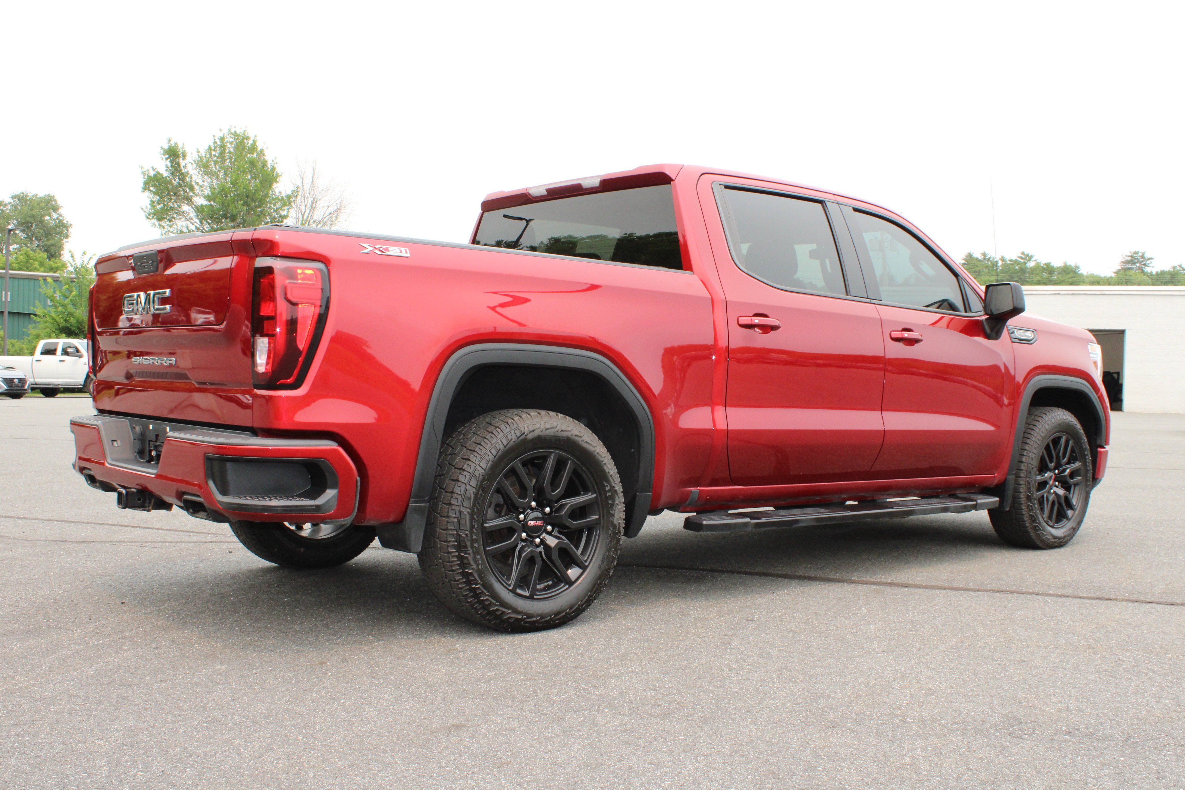 Used 2021 Maroon GMC Elevation image 6