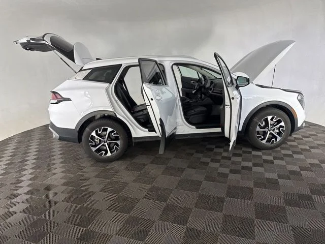 Used 2023 White Kia EX image 16