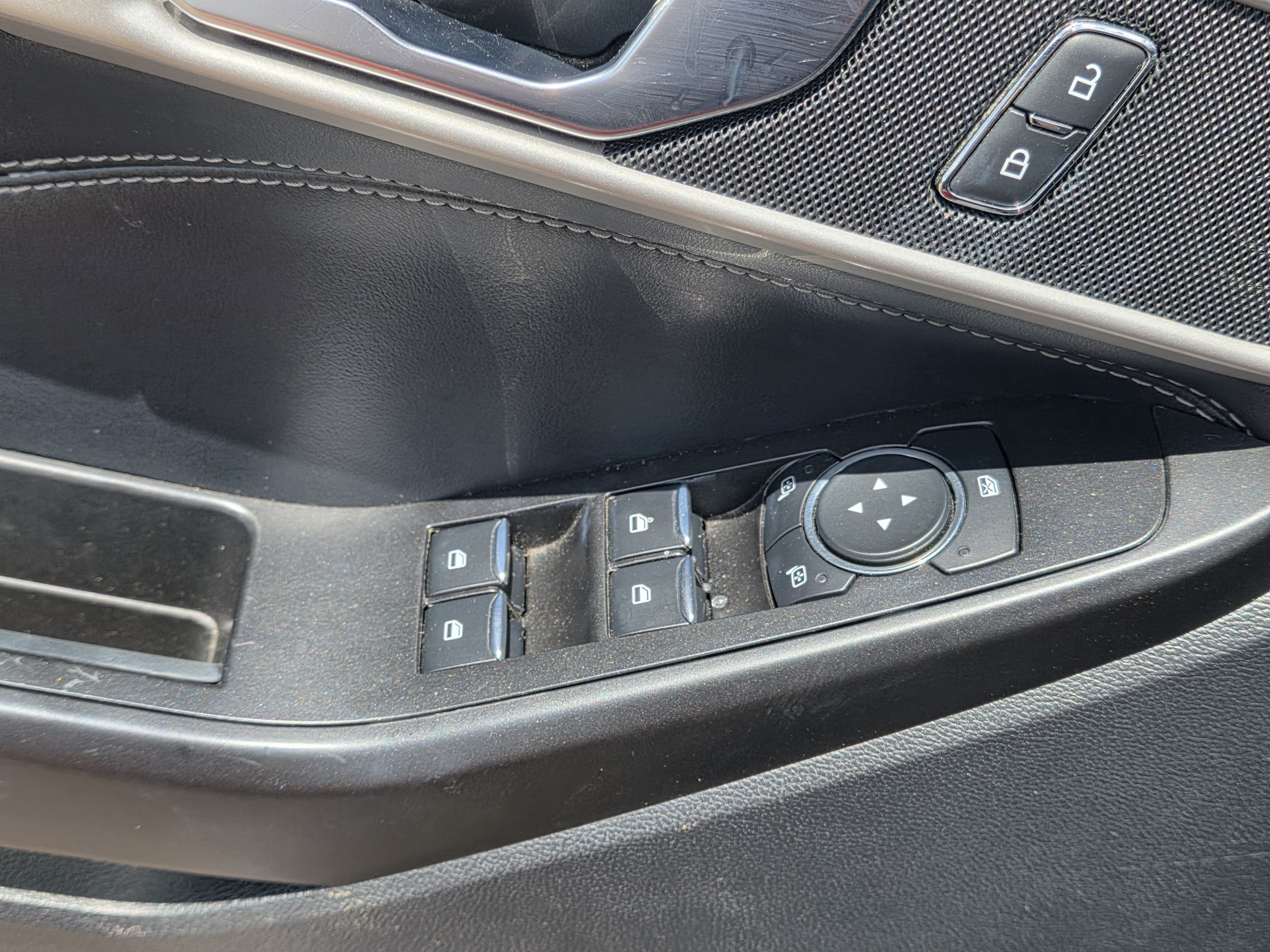 Used 2020 Black Metallic Ford XLT image 16