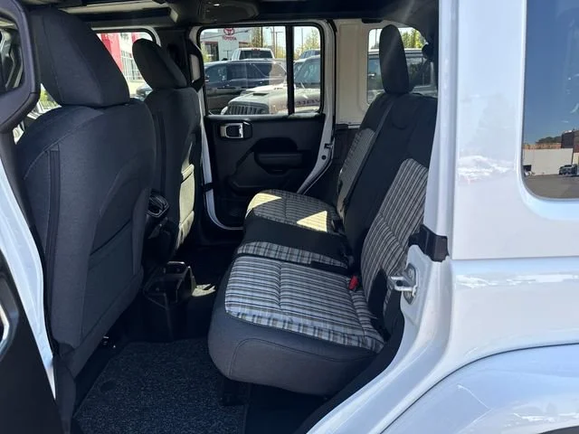New 2026 Bright White Clear-Coat Exterior Paint Jeep 85th Anniversary image 13