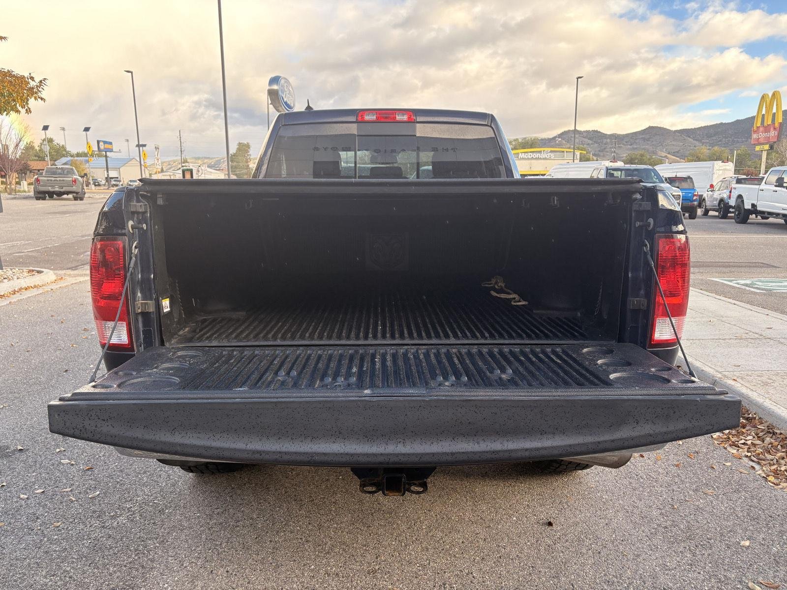 Used 2018 True Blue Pearlcoat Ram Big Horn image 4