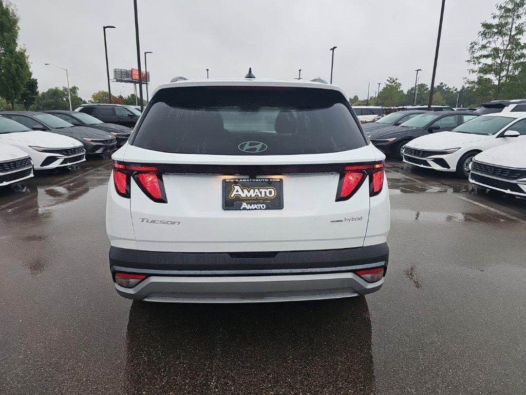 New 2026 White Hyundai SEL AWD image 4