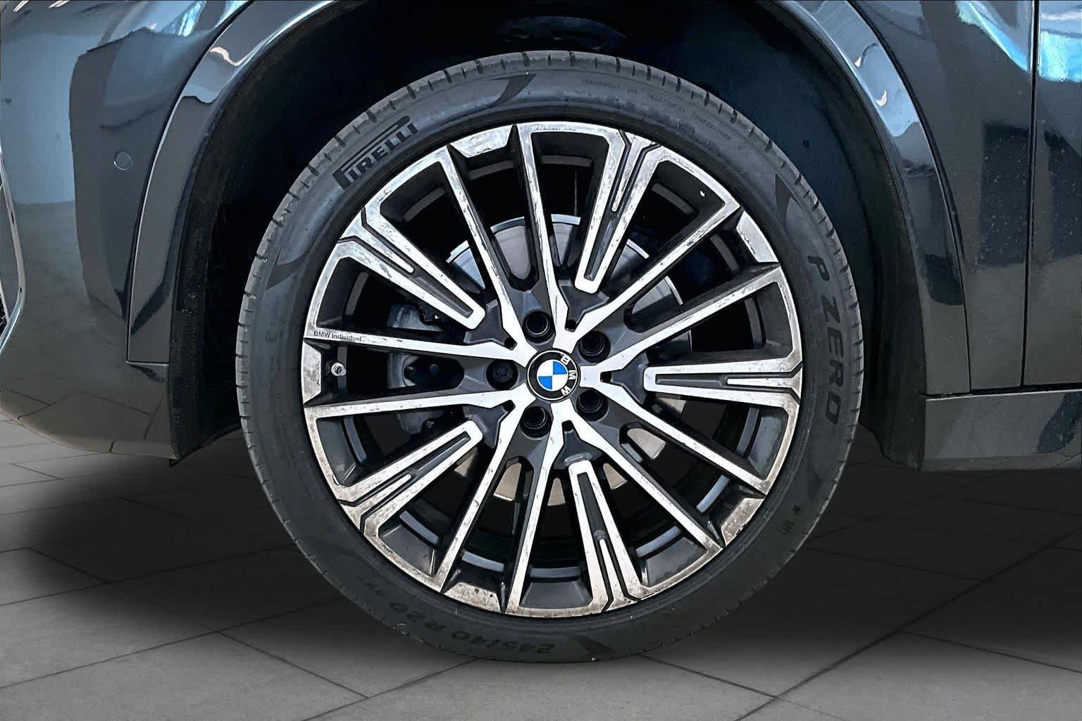 Used 2023 Black Sapphire Metallic BMW xDrive28i image 10
