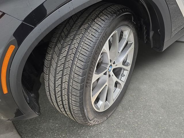 Certified Used 2026 Black Sapphire Metallic BMW xDrive40i image 27