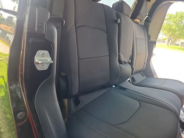 Used 2020 Black Jeep Overland image 24