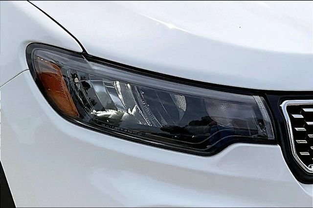 Used 2025 White Jeep Limited image 27