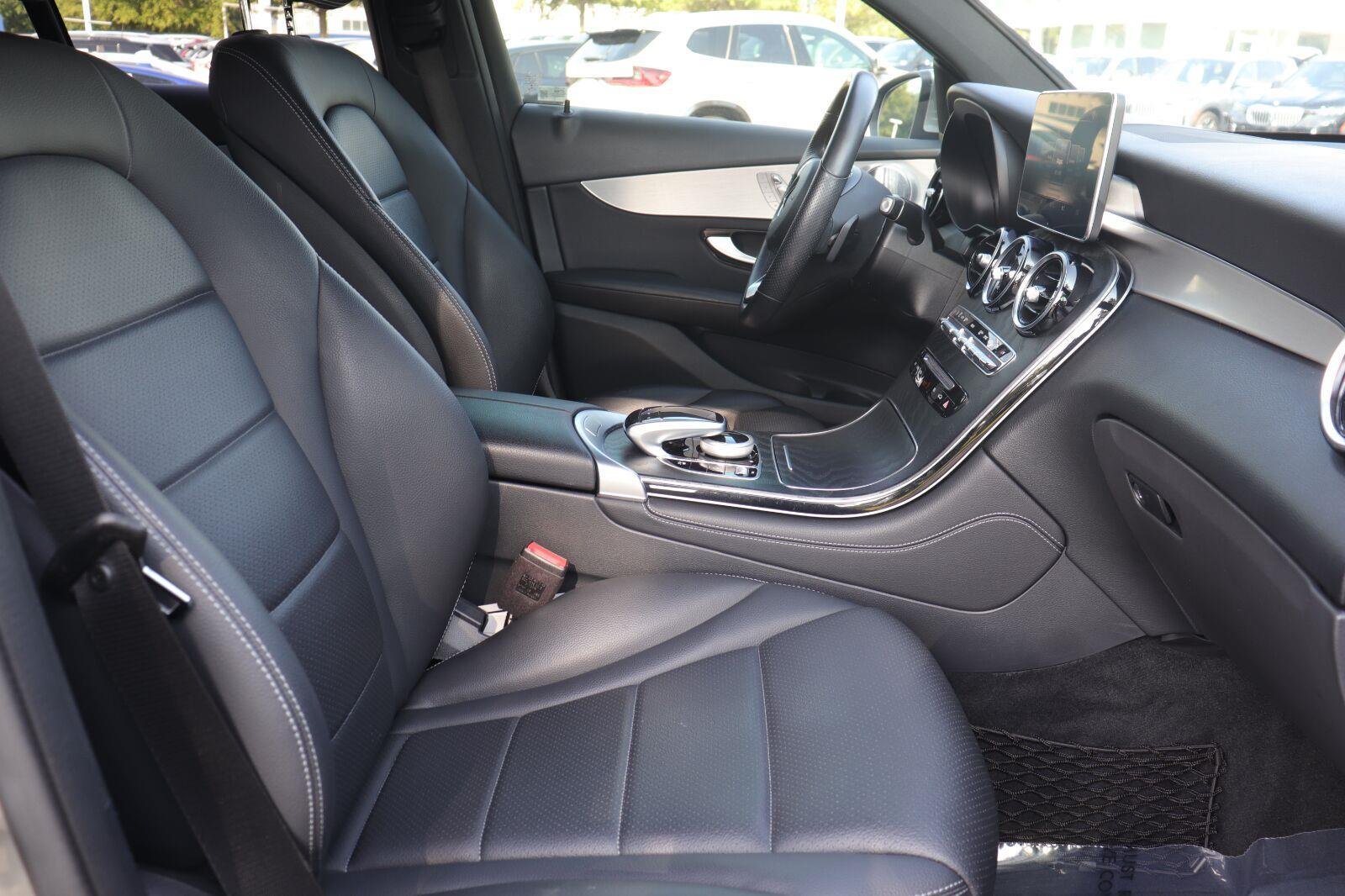 Used 2019 Mojave Silver Metallic Mercedes-Benz GLC 300 image 16
