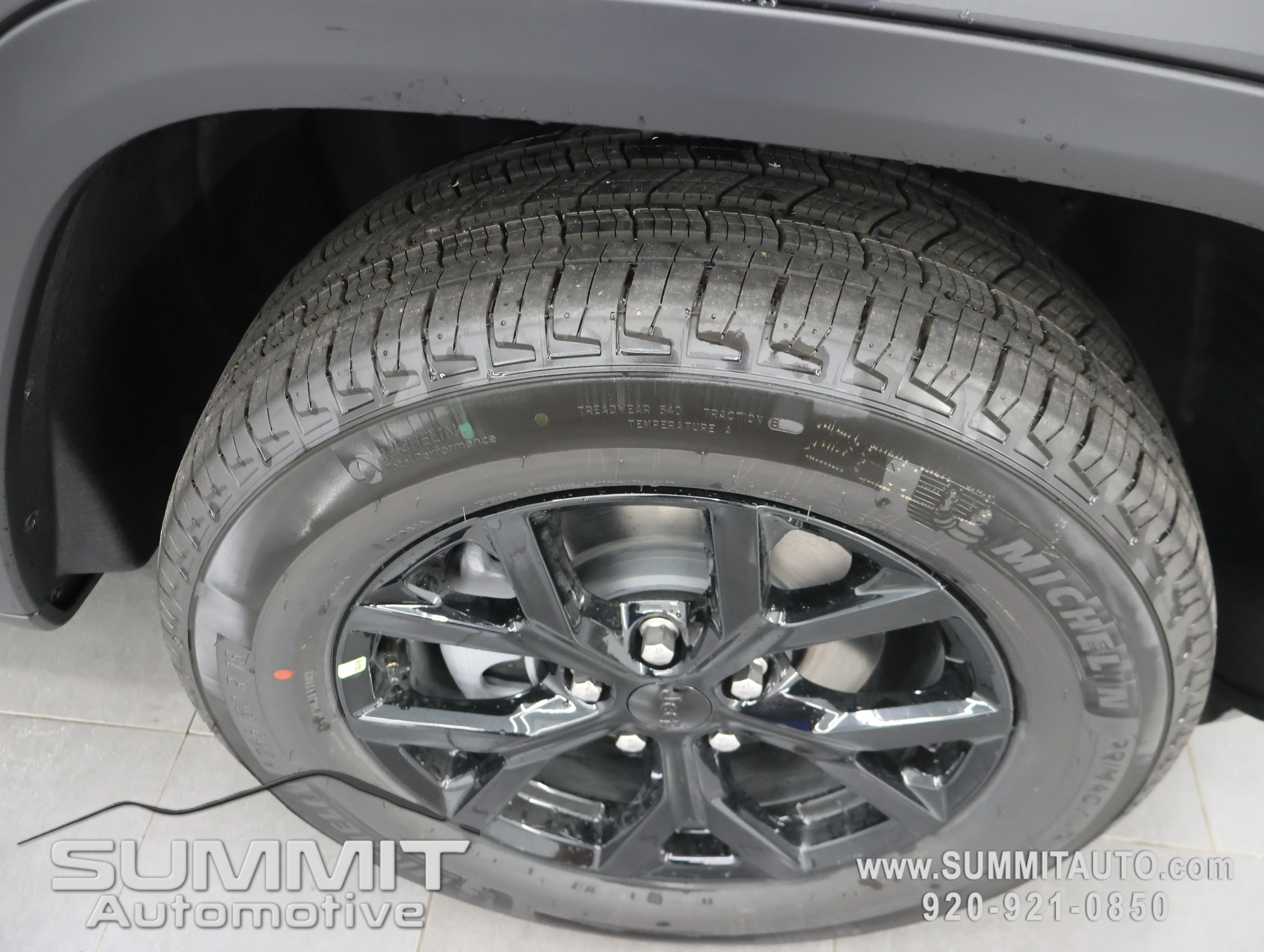 New 2026 Baltic Gray Metallic Clearcoat Jeep Altitude image 3