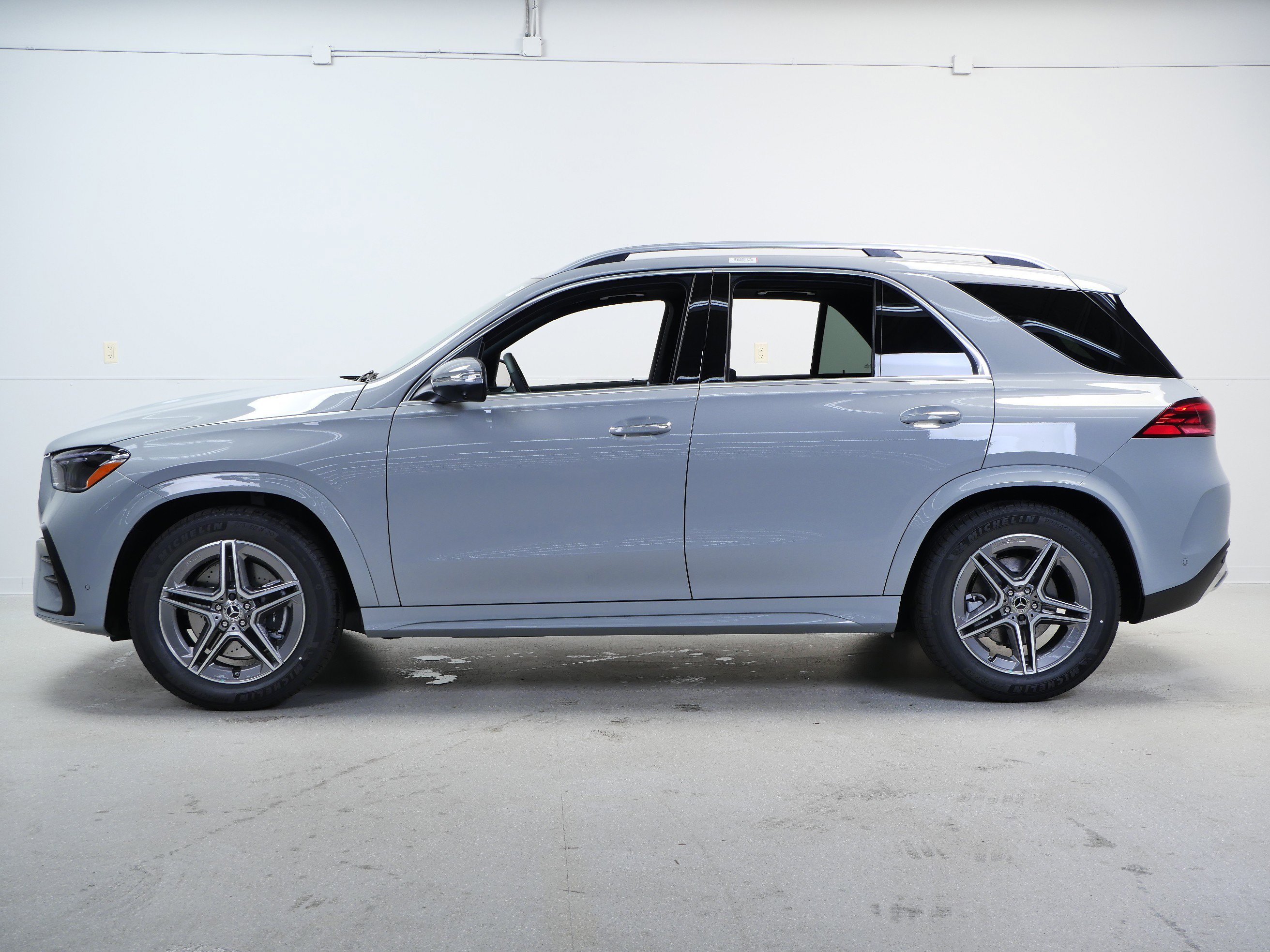 New 2026 MANUFAKTUR Alpine Grey Mercedes-Benz GLE 350 image 5