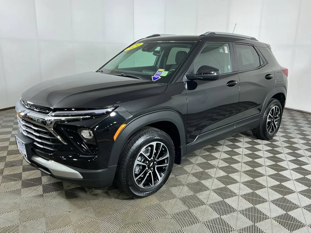 Used 2024 Mosaic Black Metallic Chevrolet LT image 5