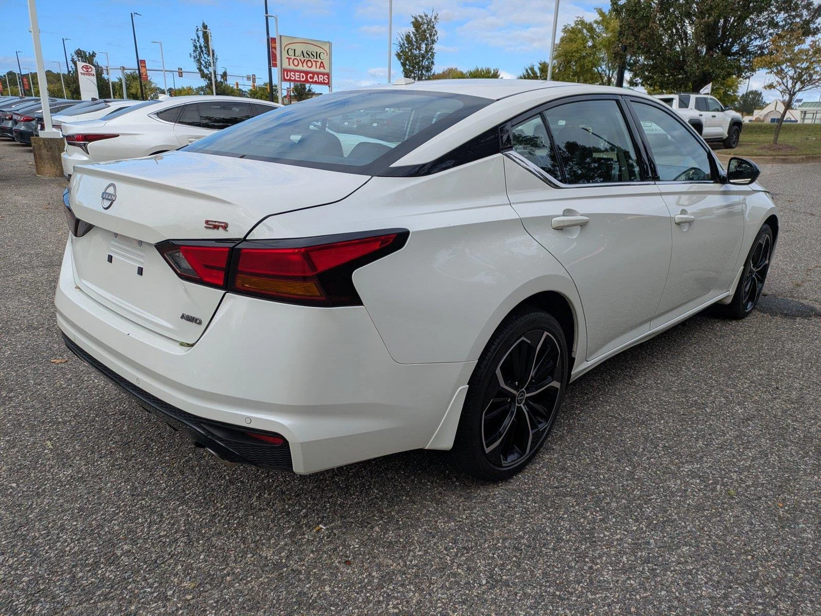 Used 2024 Pearl White Tricoat Nissan 2.5 SR image 4