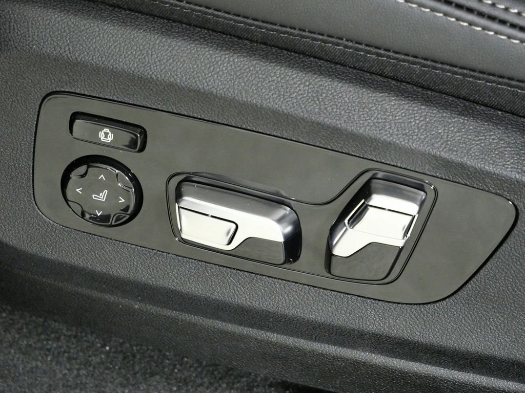 Used 2026 Skyscraper Grey Metallic BMW xDrive50e image 40