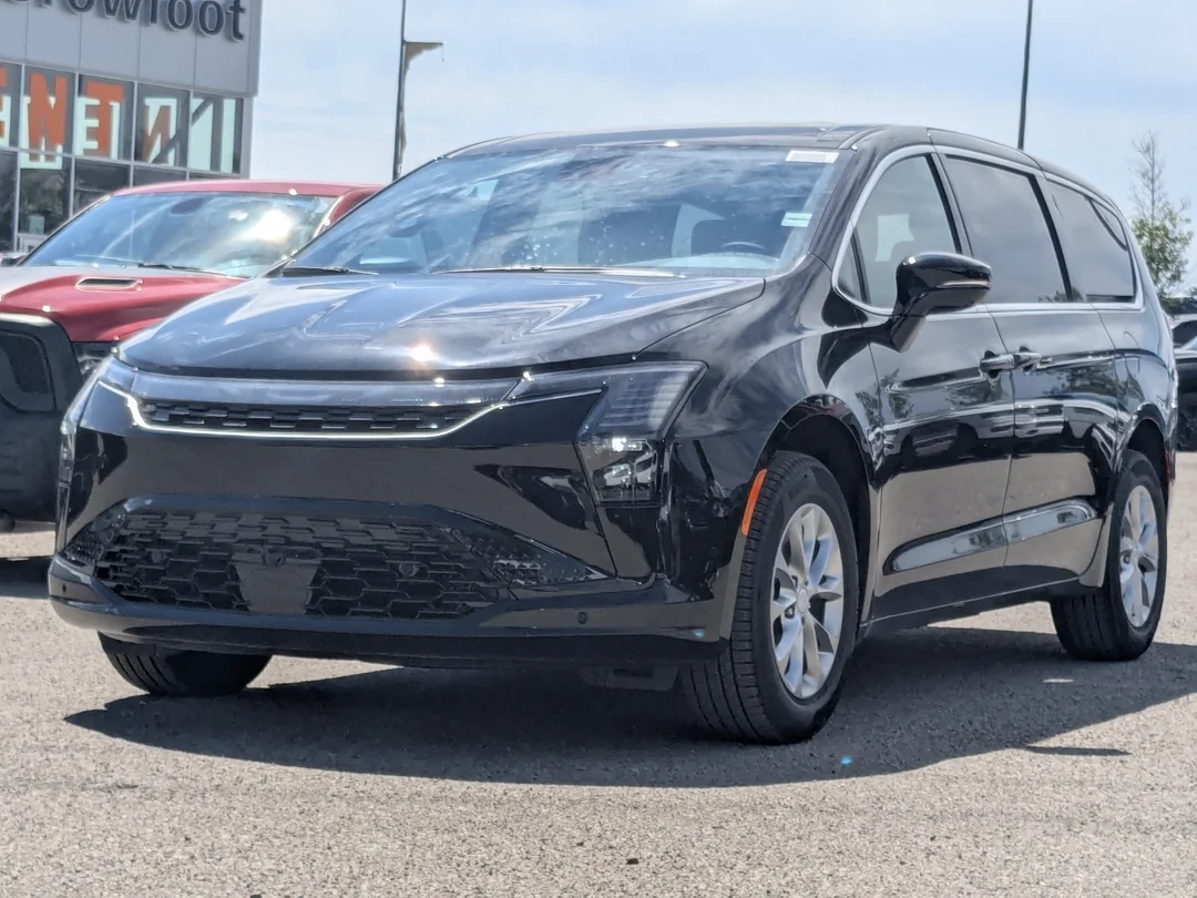 New 2027 Black Chrysler Select - - AWD - Safety Sphere Pkg - Stow n Go Seating - Heated Seats - Remote Start & More! image 4