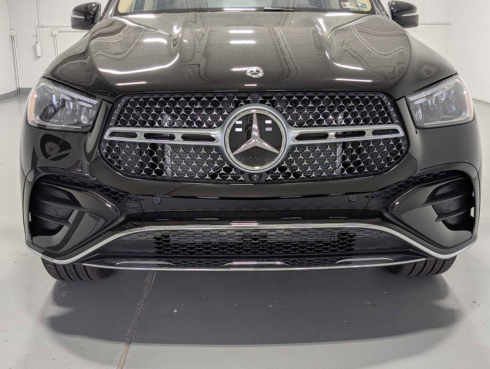 New 2026 Obsidian Black Metallic Mercedes-Benz GLE 580 image 2