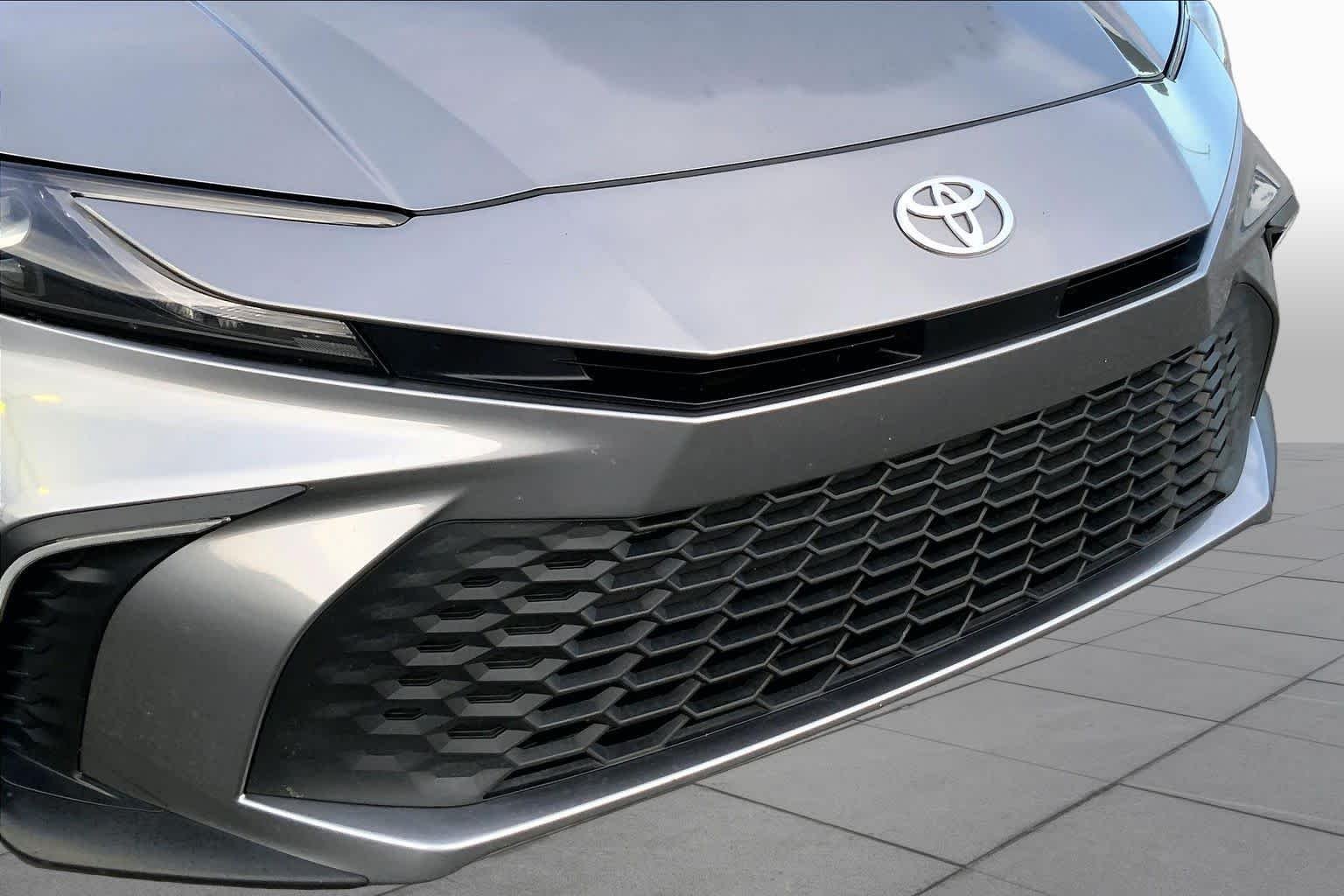 Used 2025 Heavy Metal Toyota SE image 27
