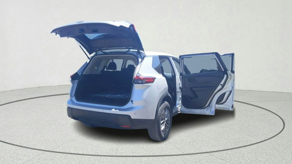 Used 2024 Silver Nissan S image 13