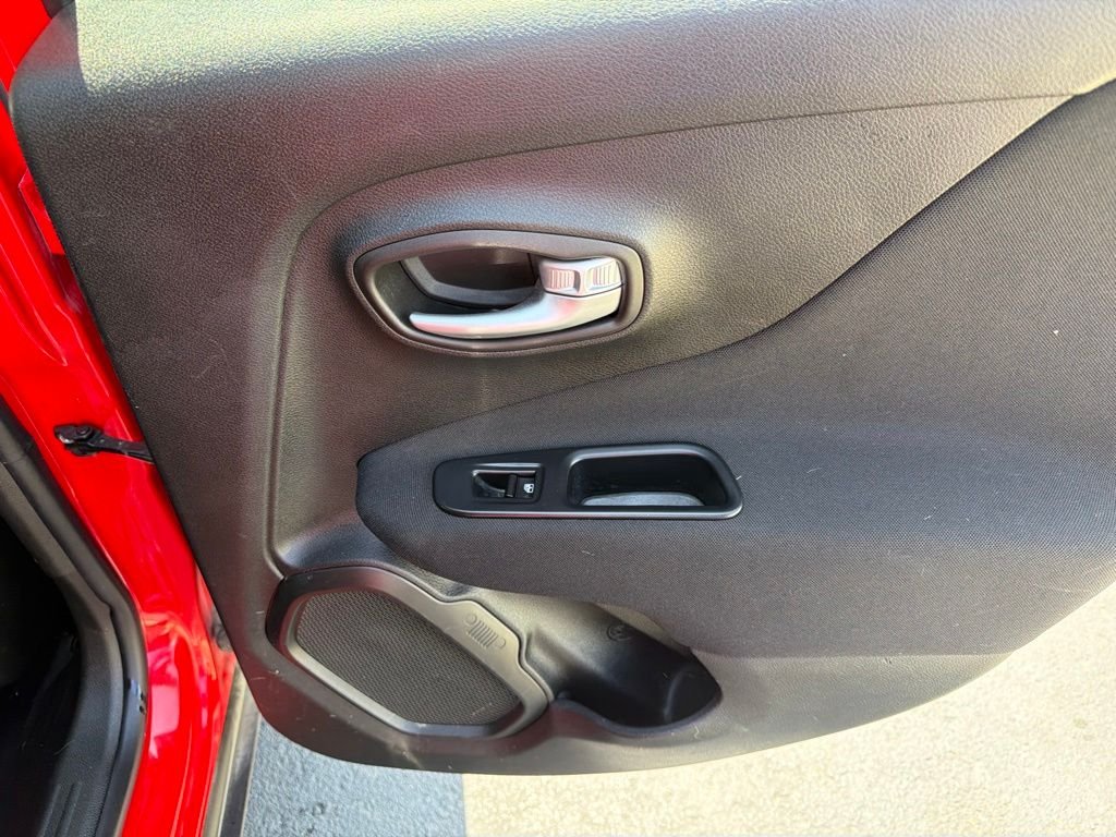 Used 2020 Red Jeep Latitude image 19