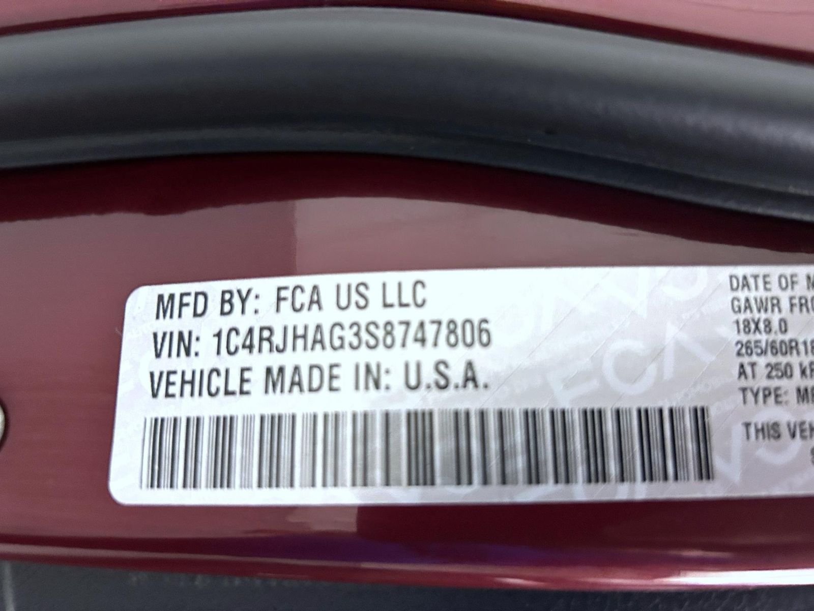 New 2025 Velvet Red Pearl-Coat Exterior Paint Jeep Altitude X image 25