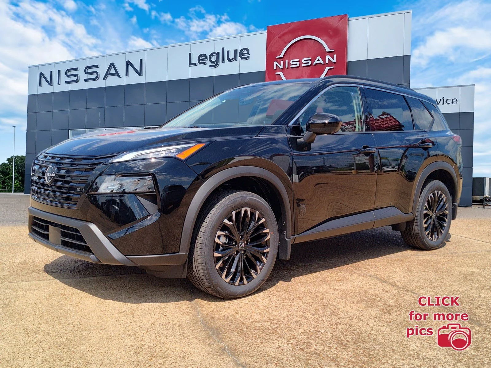 2026 Nissan Rogue Dark Armor