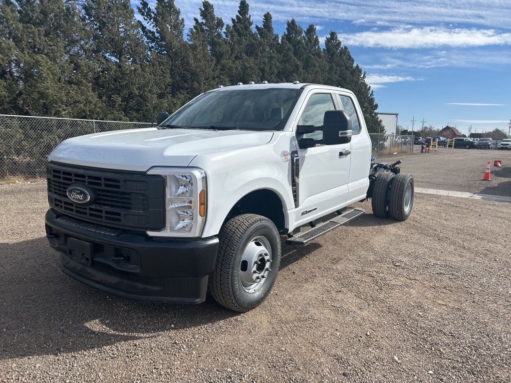 New 2026 Oxford White Ford XL image 2