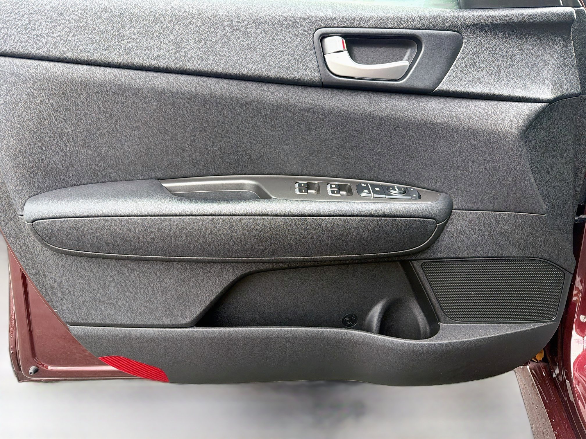 Used 2018 Sangria Kia LX image 19