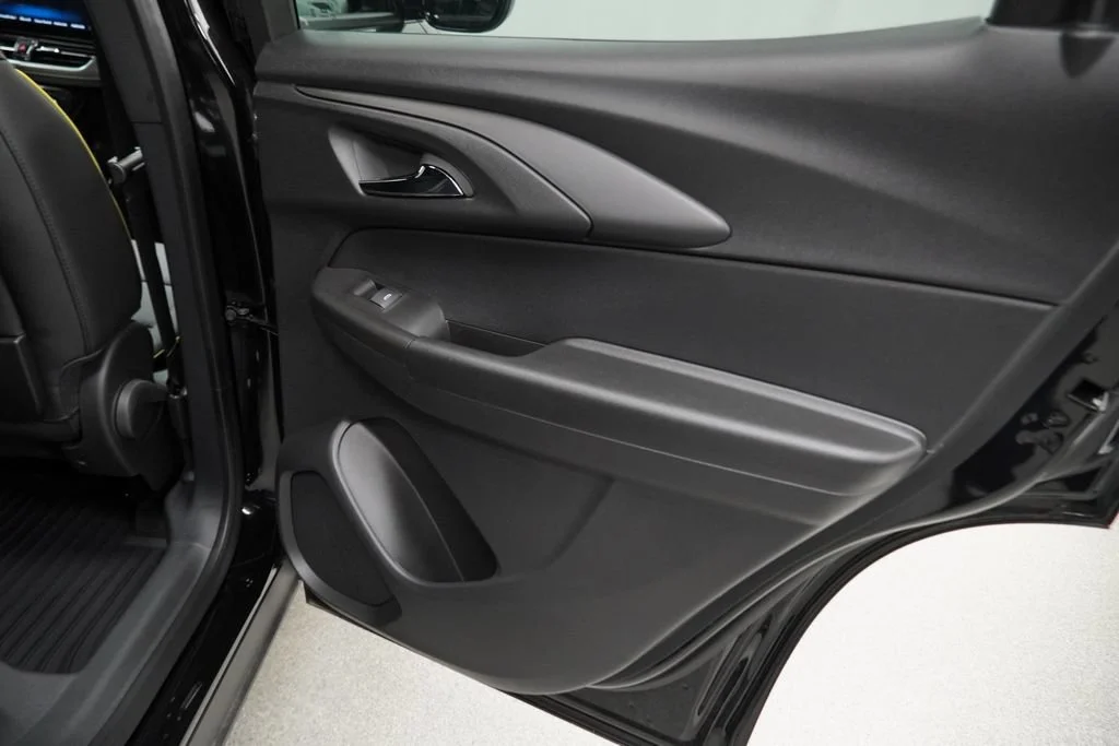 New 2026 Mosaic Black Metallic Chevrolet ACTIV image 26