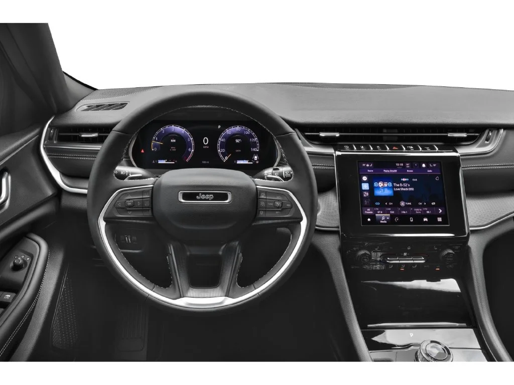 Used 2025 Gray Jeep Laredo X image 4