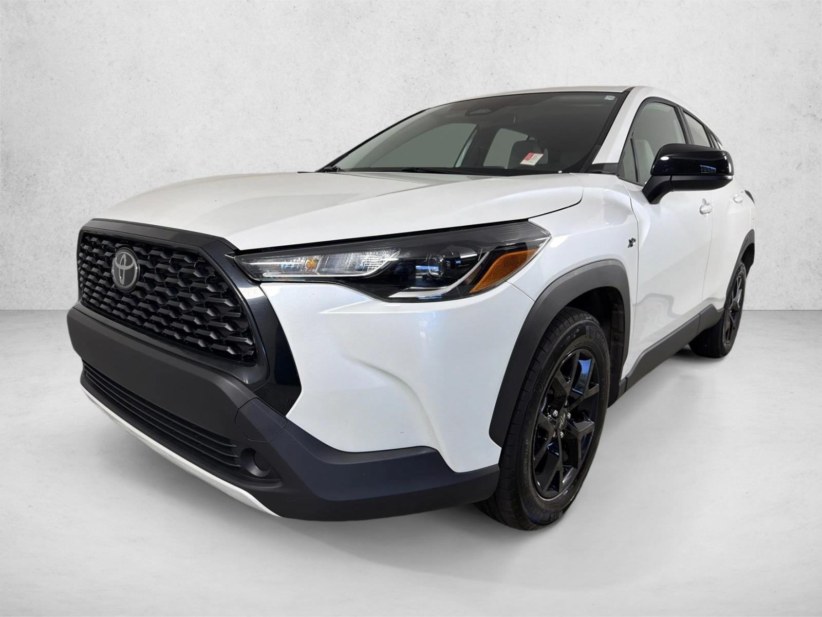 Certified Used 2025 Wind Chill Pearl Toyota L image 7