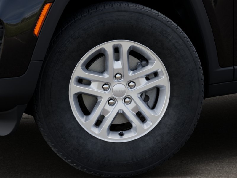 New 2025 Diamond Black Crystal Pearl-Coat Exterior Paint Jeep Laredo image 19