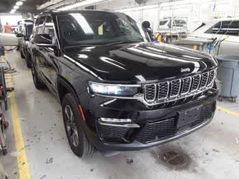 Used 2024 Diamond Black Crystal Pearlcoat Jeep  image 2