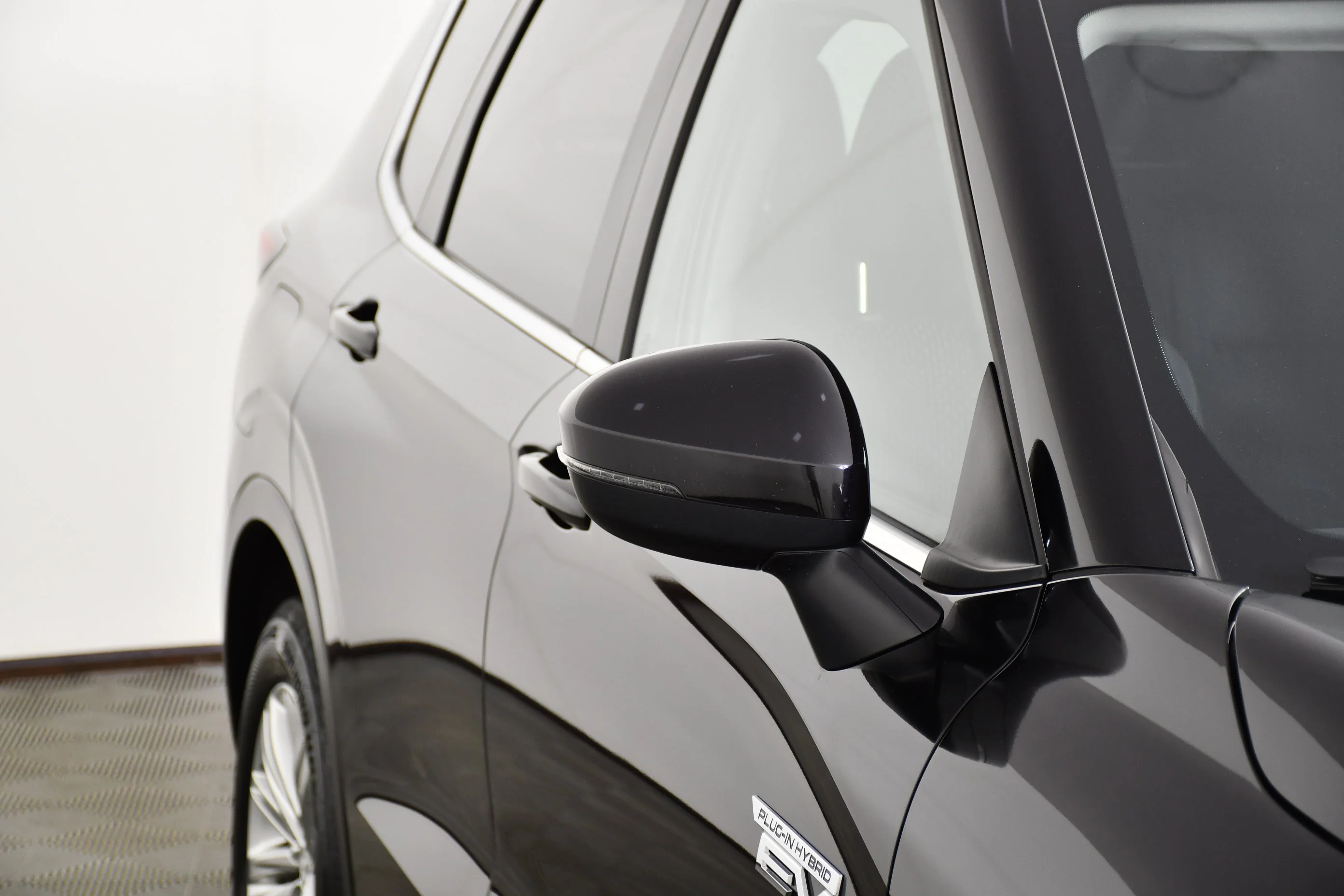 Certified Used 2025 Labrador Black Pearl Mitsubishi ES image 14