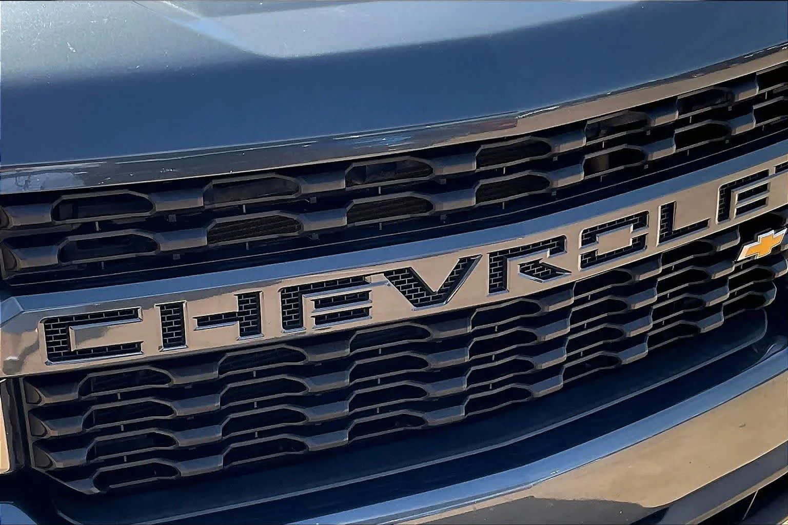 Used 2020 Shadow Gray Metallic Chevrolet Custom image 28