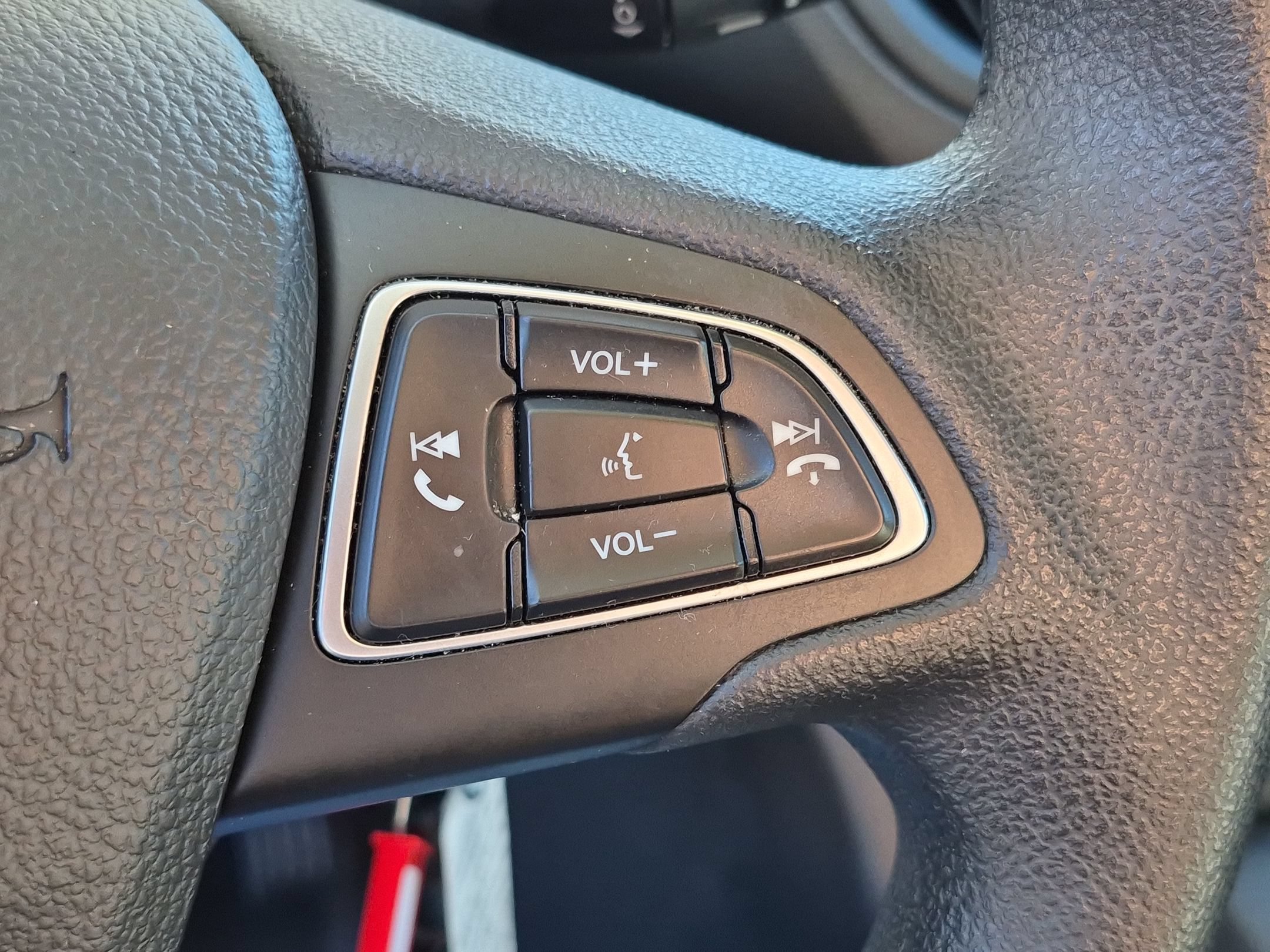 Used 2018 Lightning Blue Metallic Ford SE image 17