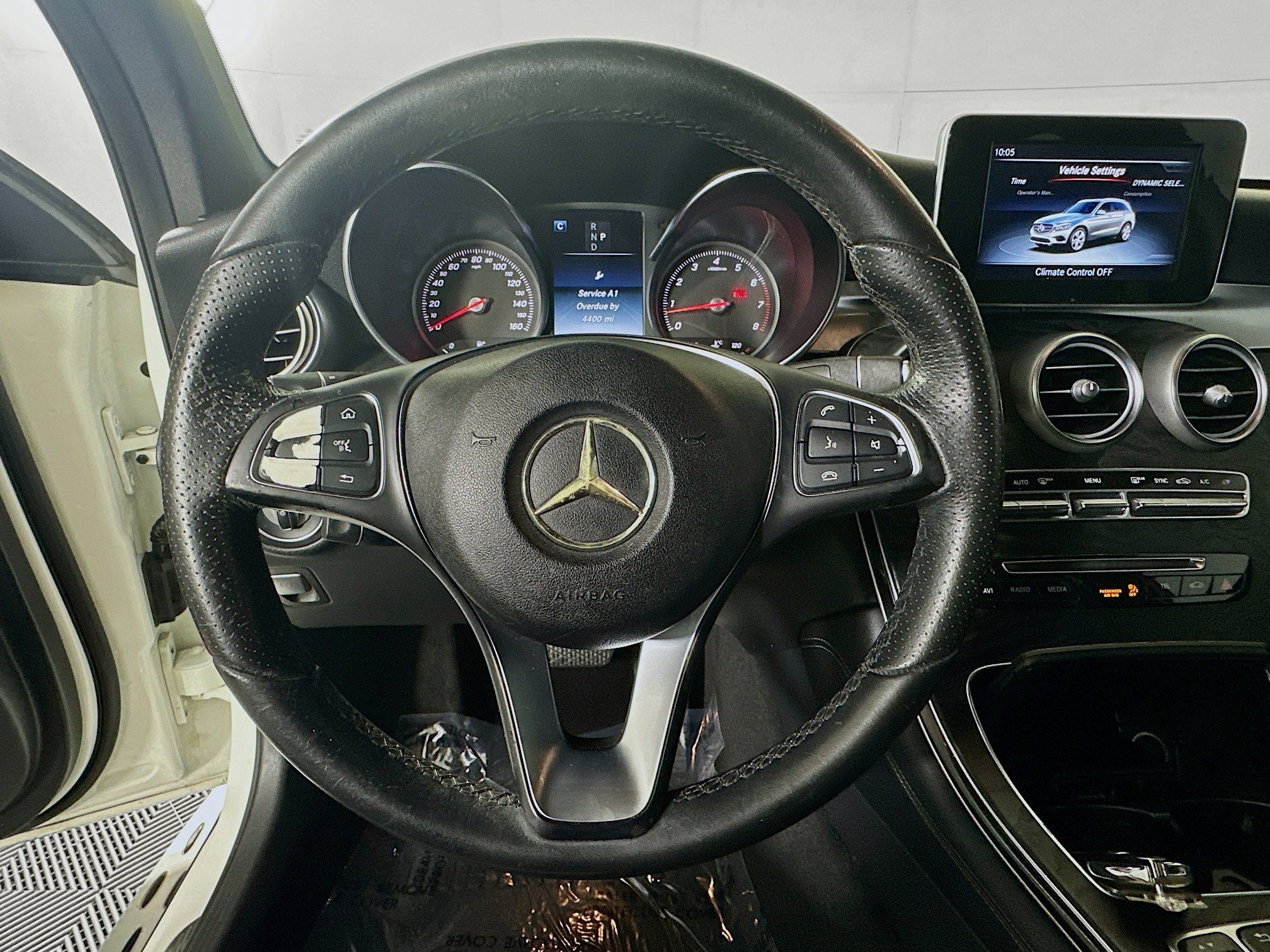 Used 2017 White Mercedes-Benz GLC 300 image 15