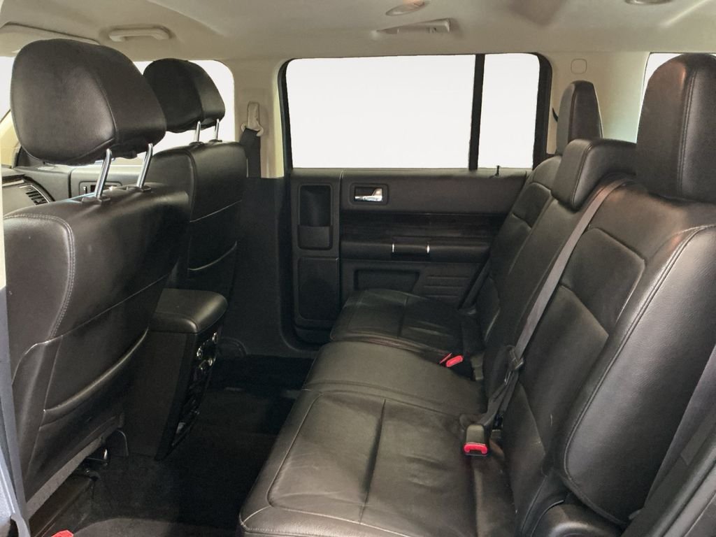 Used 2019 Gray Ford SEL image 19