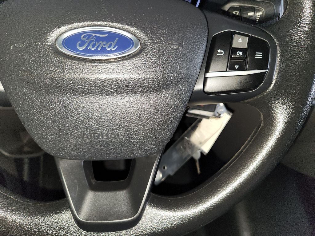 Used 2022 White Ford Box Truck image 26