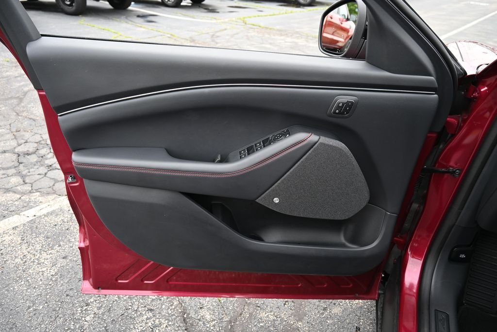 Used 2025 Magenta Ford Premium image 21