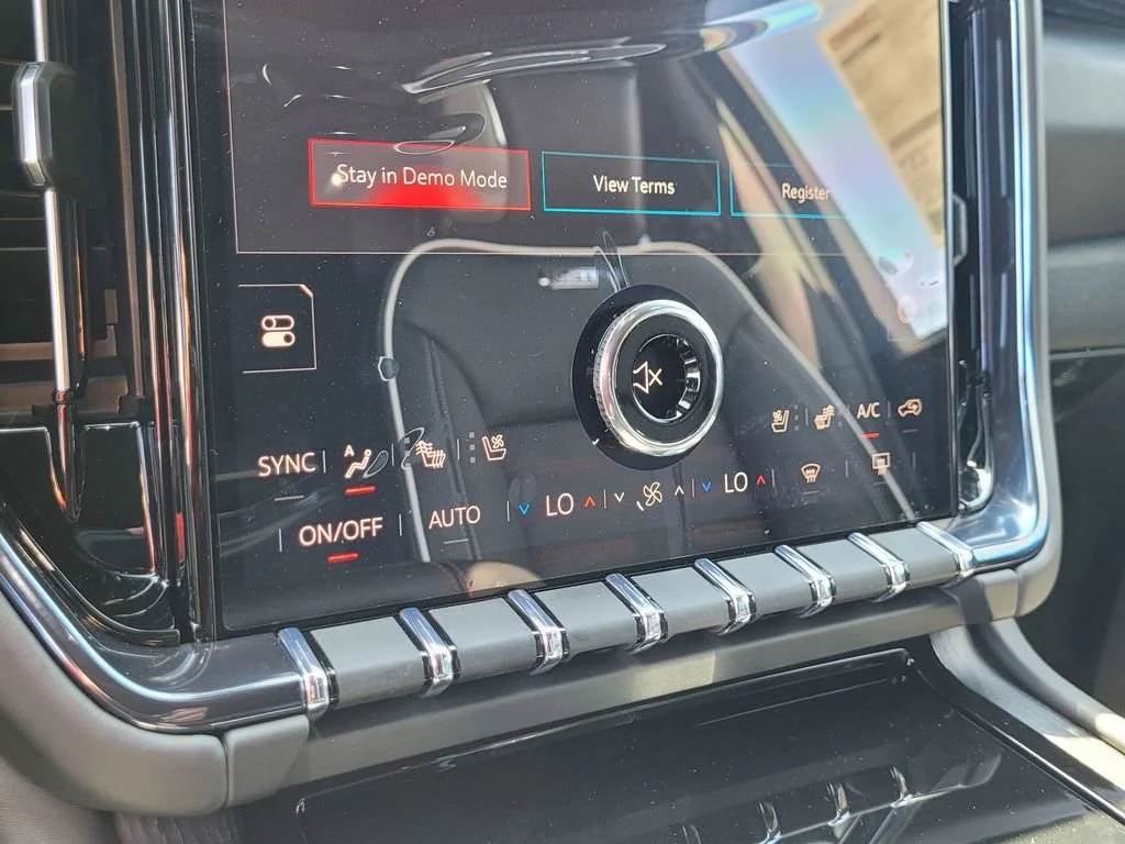 2026 GMC Yukon XL AT4 Ultimate - Photo 17