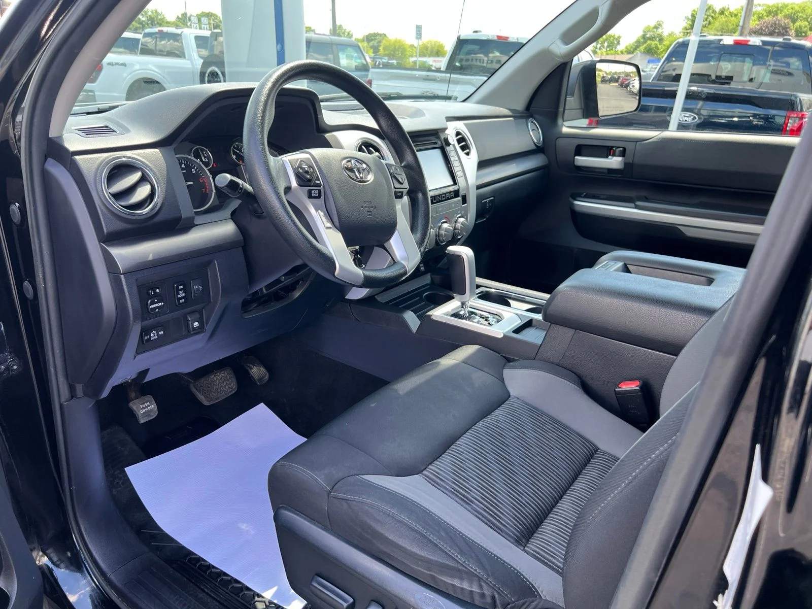 Used 2017 Black Toyota SR5 image 24
