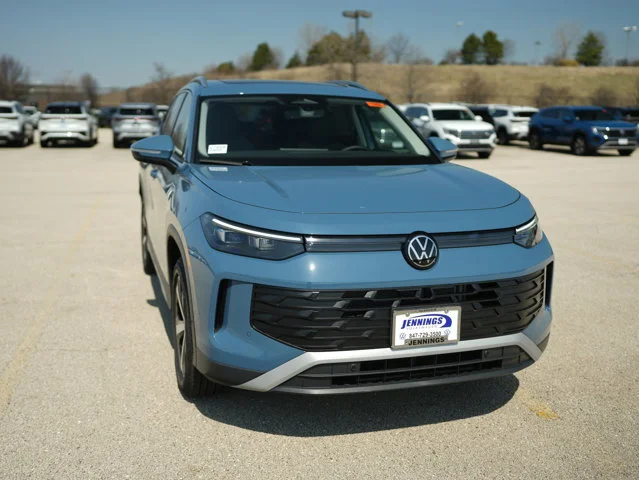 New 2026 Monterey Blue Pearl Volkswagen 2.0T SE image 2