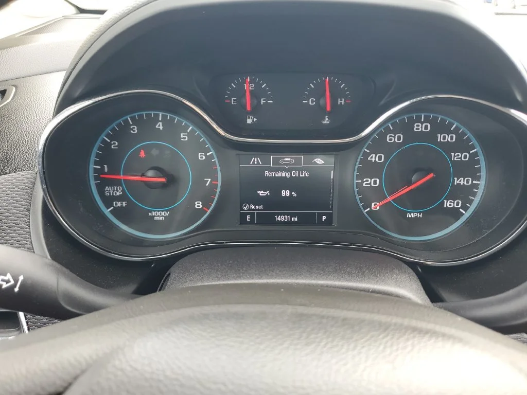 Used 2017 SUMMIT WHITE Chevrolet LT image 21