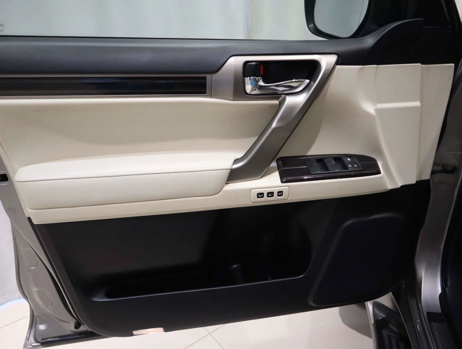Used 2020 Silver Lexus GX 460 Premium image 18