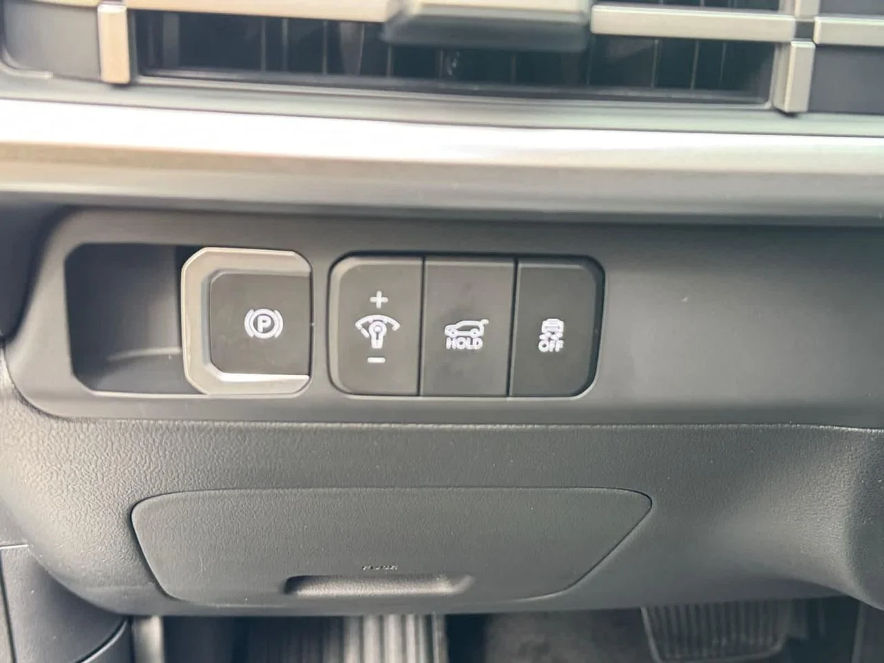 New 2027 White Hyundai SEL image 14