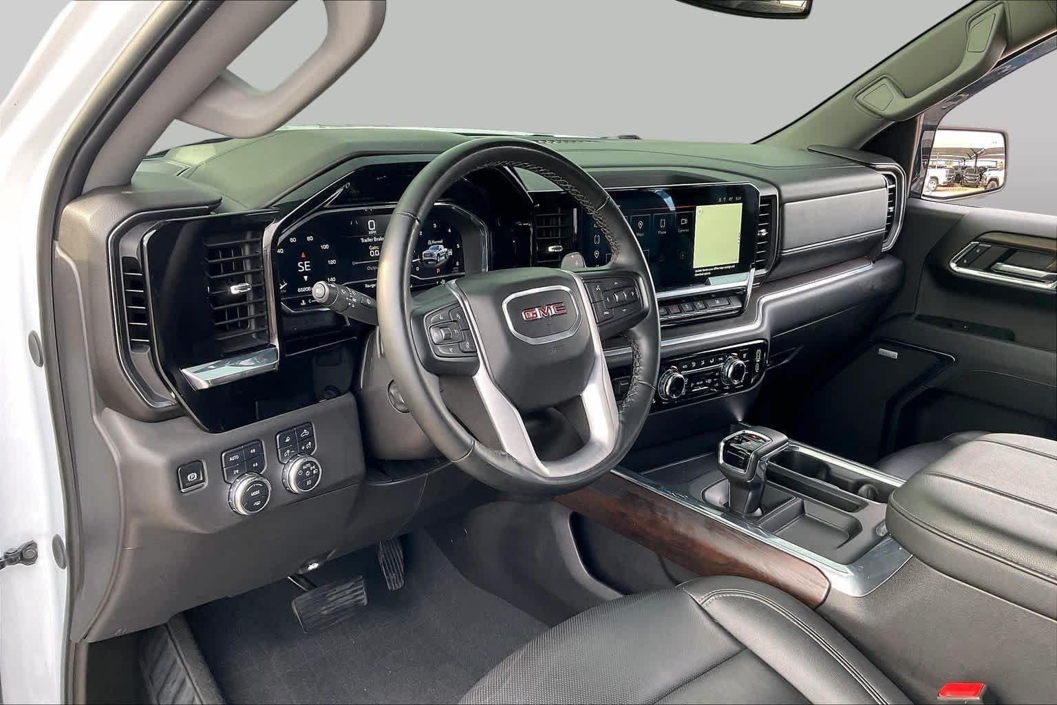 Used 2024 White Frost Tricoat GMC SLT image 15